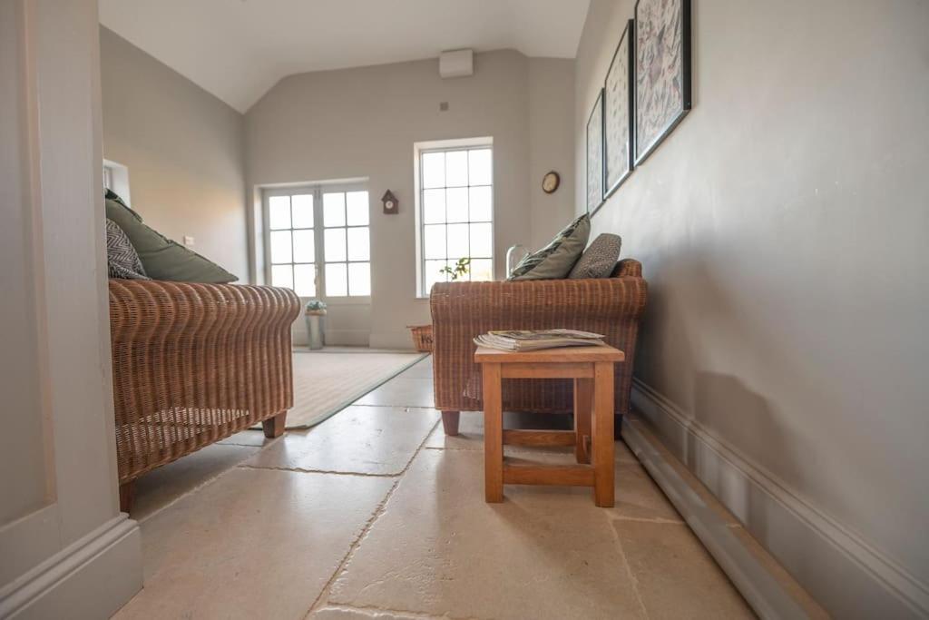 Georgian Country House -Panoramic Views -Sleeps 12 Ruthin Exterior photo