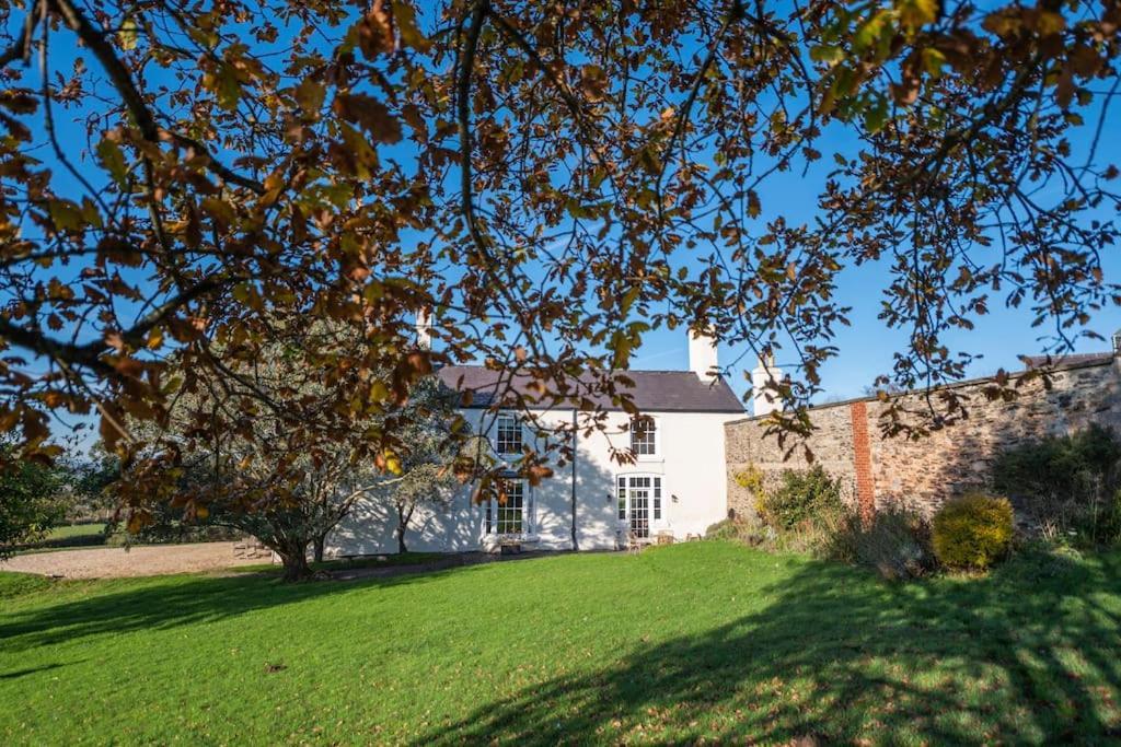 Georgian Country House -Panoramic Views -Sleeps 12 Ruthin Exterior photo