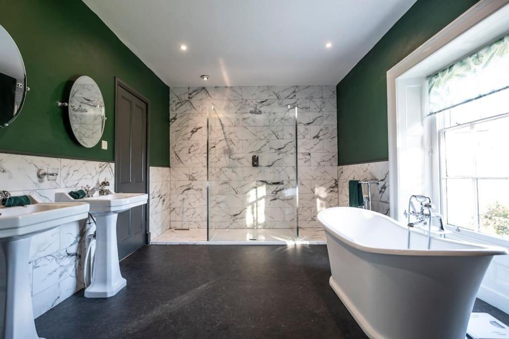 Georgian Country House -Panoramic Views -Sleeps 12 Ruthin Exterior photo