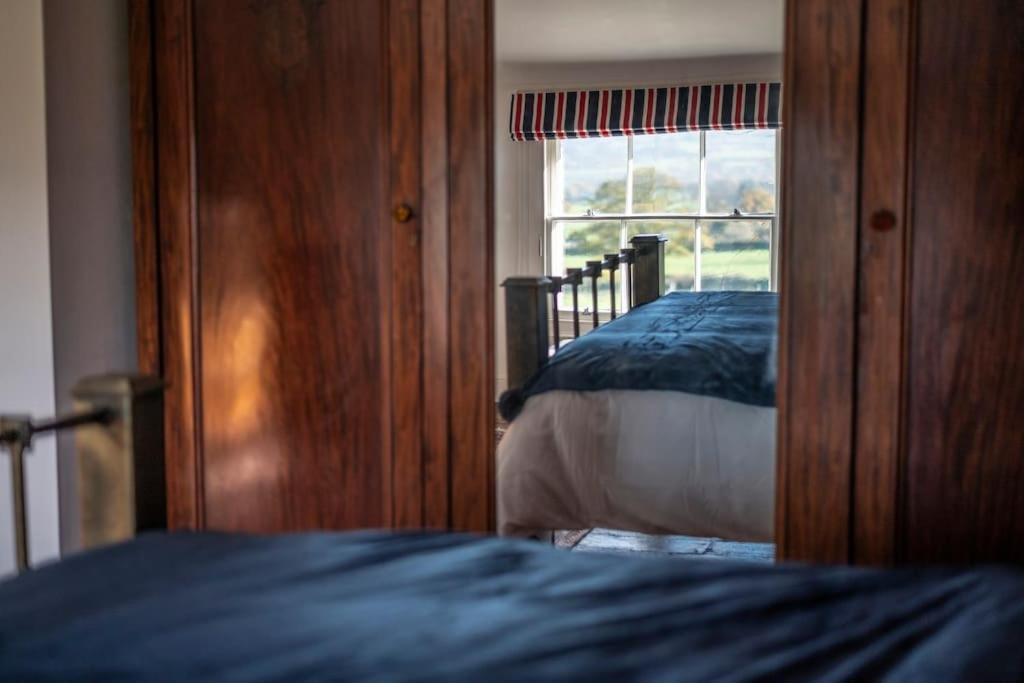 Georgian Country House -Panoramic Views -Sleeps 12 Ruthin Exterior photo